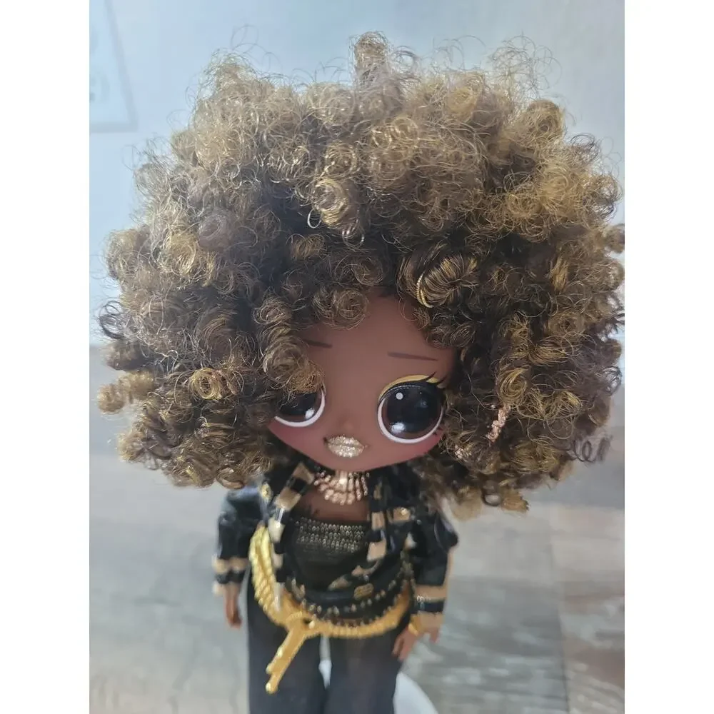 LOL‎ Surprise OMG Series 1 royal Bee Fashion Doll #8